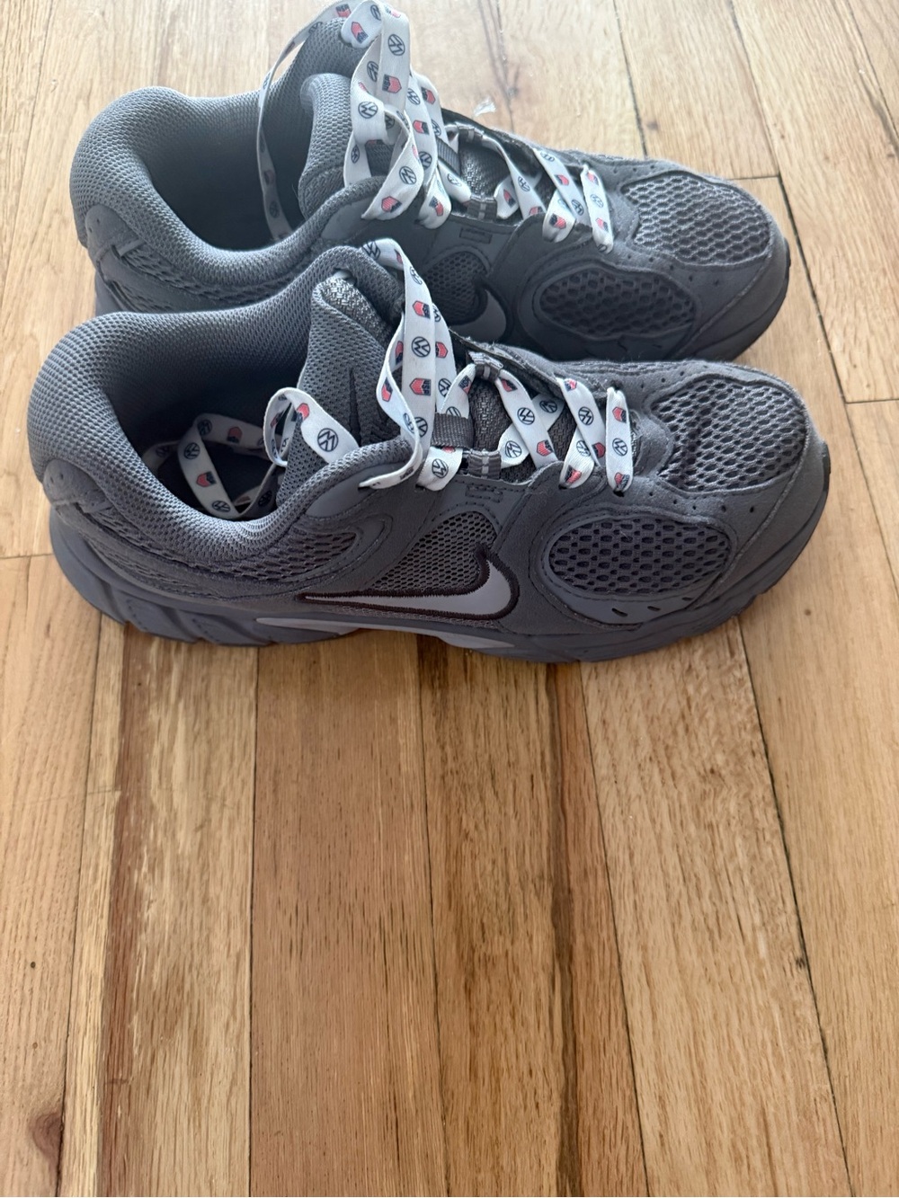 Nike Kids Gray Mesh Athletic Sneakers with Printed White Laces